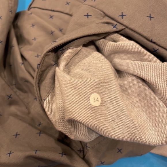 Men’s Lululemon Shorts - Picture 7 of 7